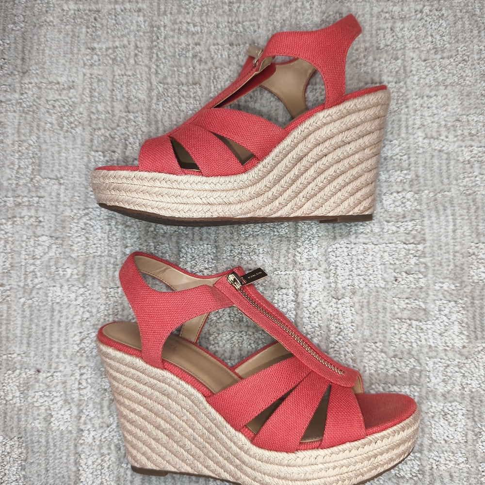 Michael Kors Women's Sandals Berkley Size 6,5M Coral Zip Up